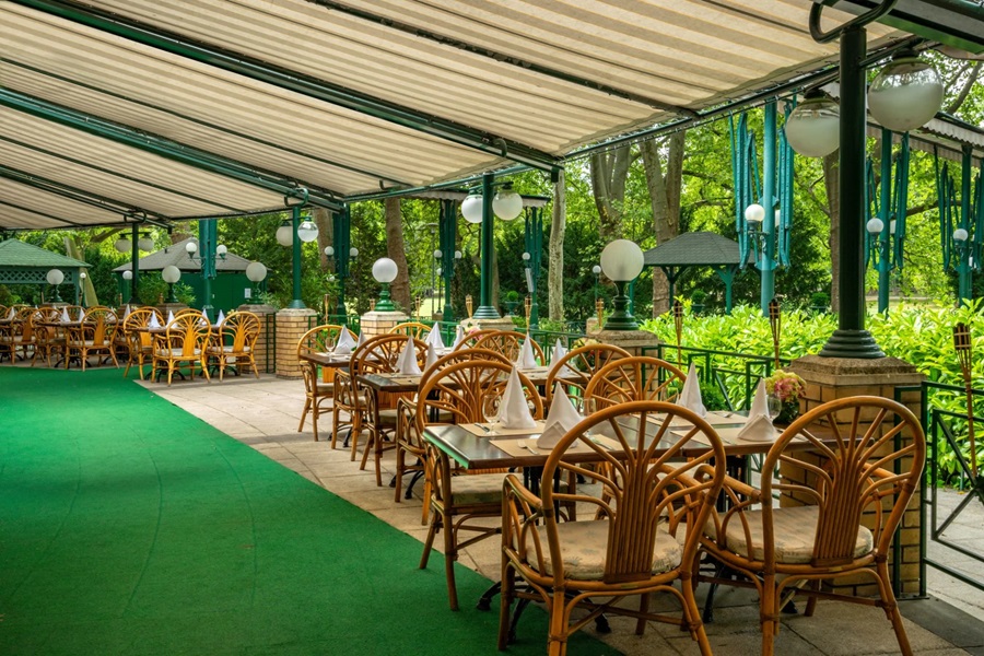 4 Sterne Hotel Budapest Terrasse 4 Sterne Hotel Budapest Terrasse
